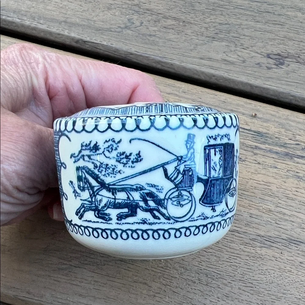 Royal China Currier & Ives Ceramic Salt and Pepper Shakers Vintage Ceramic Set